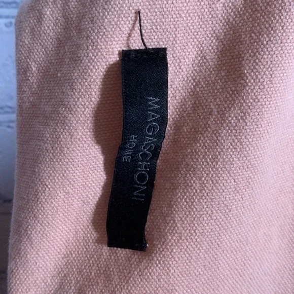 Magaschoni Set of 2 Pillow Covers Pink Tasseled - Picture 13 of 14